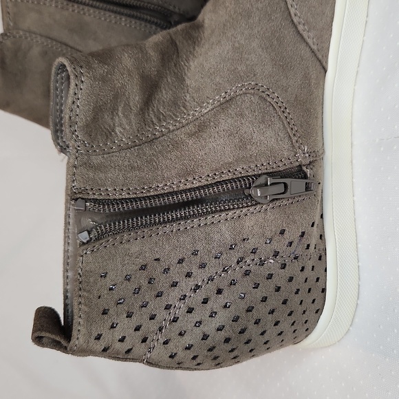 Girls George Ankle Boots. Color Brown. Size:3 - Picture 5 of 9